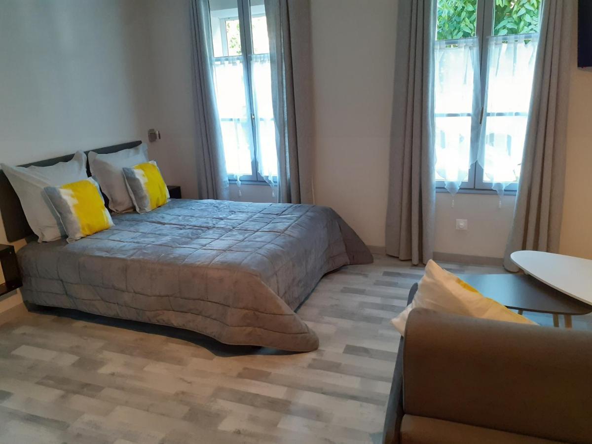 Les Appartements Du Saint Hubert Arcis-sur-Aube Екстер'єр фото